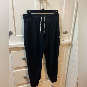 Vuori size XS black performance joggers excellent condition hardly worn!